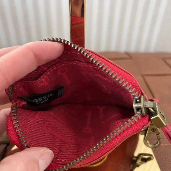 Fossil Genuine Leather Red Zip Card Case Wallet Gold Brass Hardware VTG Y2K - Picture 6 of 9